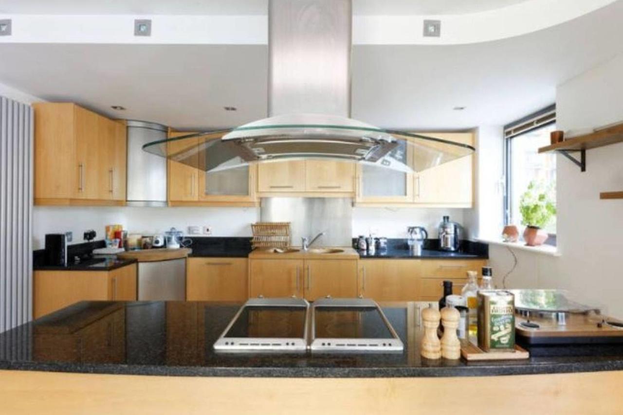 Peaceful Modern 2 Bedroom Flat With Water Views Londres Extérieur photo