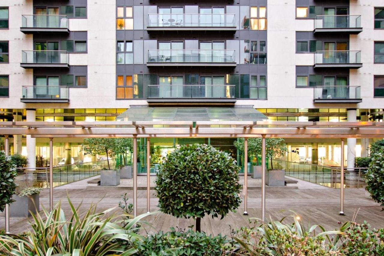 Peaceful Modern 2 Bedroom Flat With Water Views Londres Extérieur photo