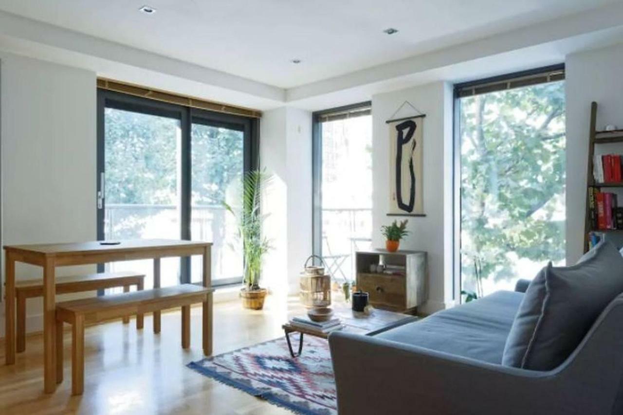 Peaceful Modern 2 Bedroom Flat With Water Views Londres Extérieur photo