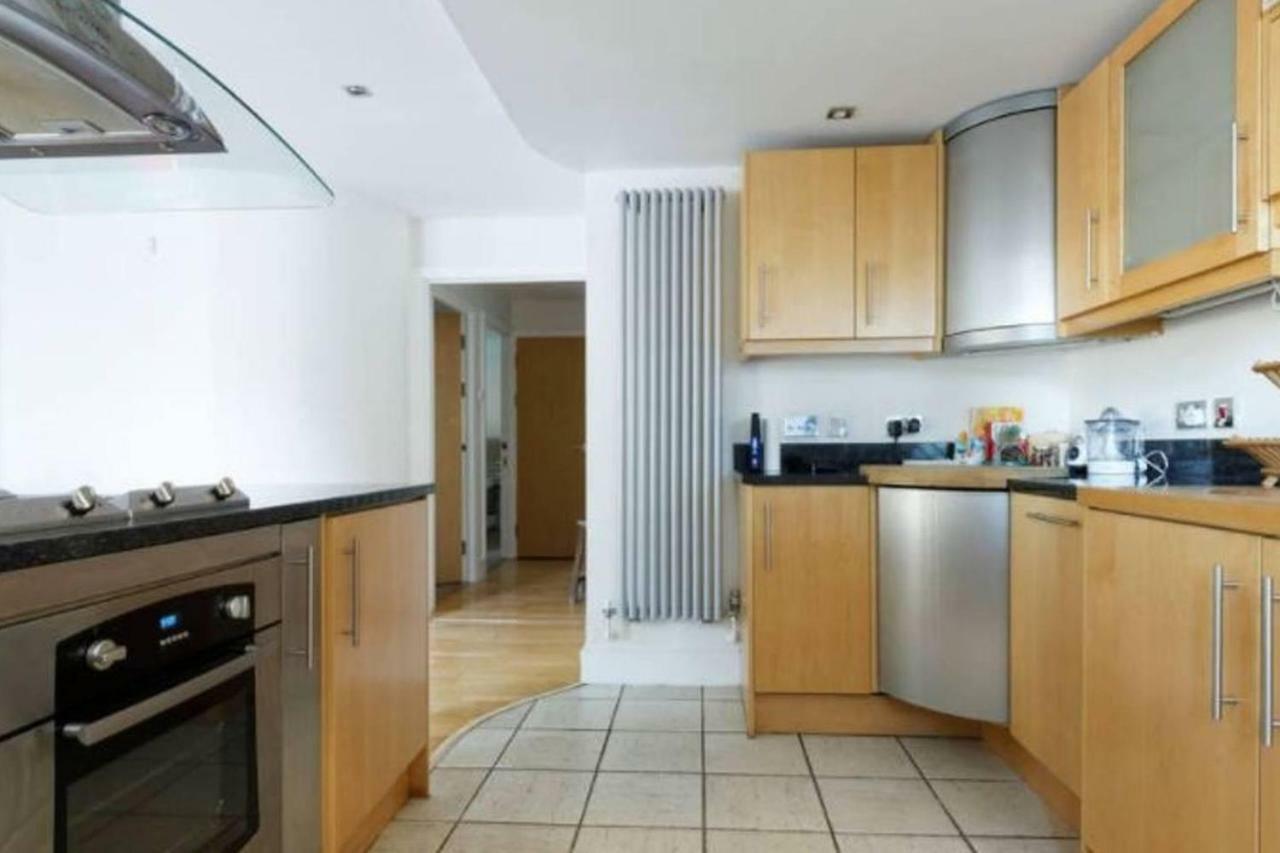 Peaceful Modern 2 Bedroom Flat With Water Views Londres Extérieur photo