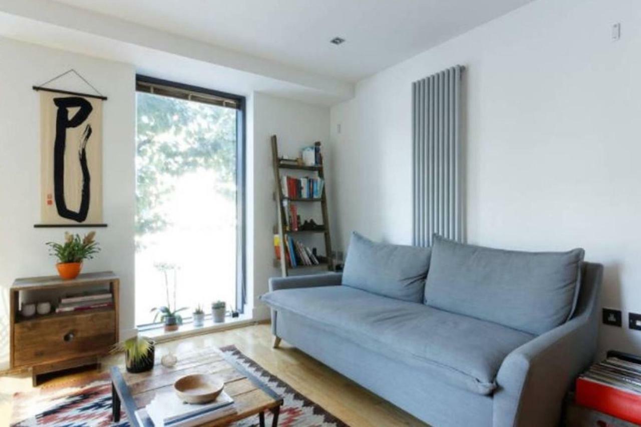 Peaceful Modern 2 Bedroom Flat With Water Views Londres Extérieur photo