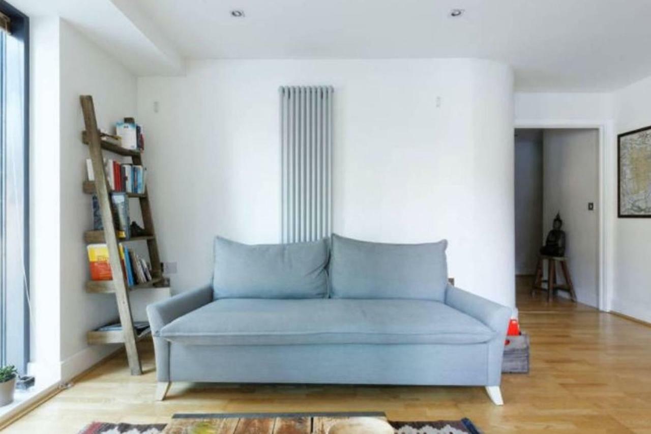 Peaceful Modern 2 Bedroom Flat With Water Views Londres Extérieur photo